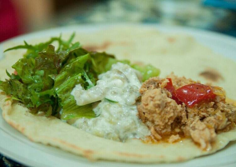 Dolma puree with chicken tomato