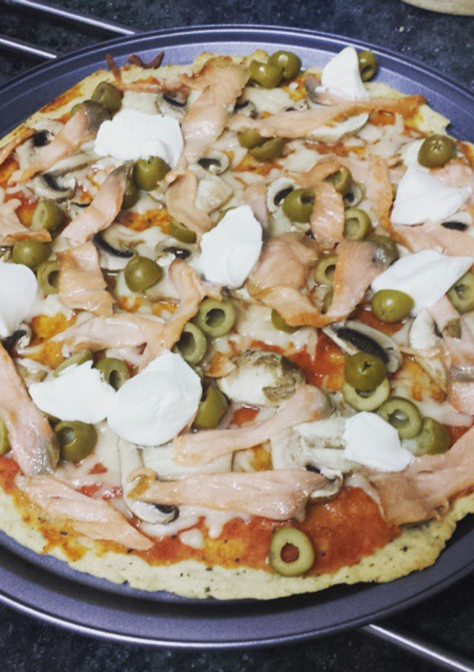 Una foto de Pizza de salmón ahumado