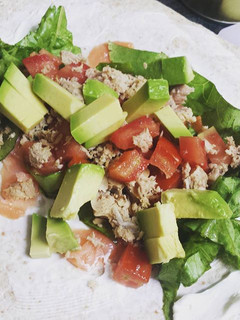 Una foto de Wrap de atún y salmón ahumado