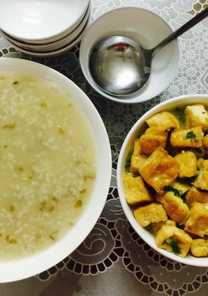 Hình của món Cháo Đậu Xanh - thanh mát ngày hè .