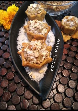 A picture of Sooji Halwa katori.