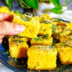 A picture of Khaman Dhokla.