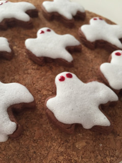 Una foto de Galletas de fantasmas para Halloween de chocolate