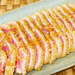 A picture of Seared Ahi Tuna Steak with Japanese Tataki Sauce | Tuna Tataki.