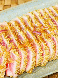 A picture of Seared Ahi Tuna Steak with Japanese Tataki Sauce | Tuna Tataki.