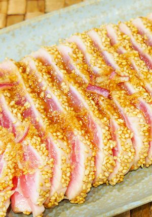A picture of Seared Ahi Tuna Steak with Japanese Tataki Sauce | Tuna Tataki.