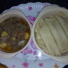 A picture of Rabian bread with souce.