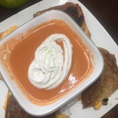 A picture of Cream of tomato soup.