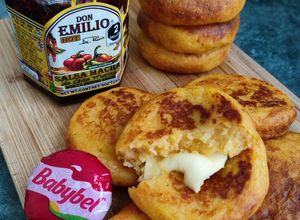 Una foto de 💥 TORTITAS DE PAPA RELLENAS DE QUESO 💥