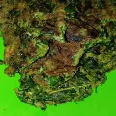 Telur dadar daun kelor রেসিপির প্রধান ছবি