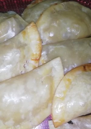 Una foto de Empanadilla al horno de queso cabra y cebolla