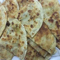 A picture of Aloo ka paratha.