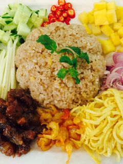 Hình của món Cơm chiên mắm ruốc kiểu Thái .
