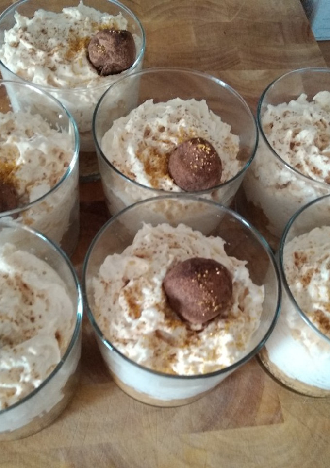 Una foto de Tarta mousse de dulce de leche con crema de whisky