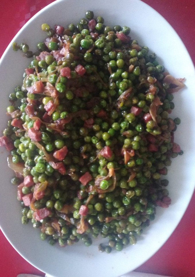 Una foto de Guisantes con jamón al estilo xavi
