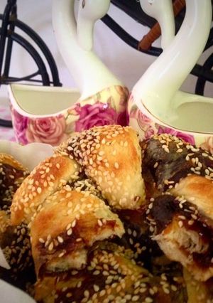 Hình của món Bánh mỳ nhân đậu đỏ hình hoa (Red Bean Flower Buns).