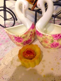 Hình của món Rose Apple Pie: Bánh táo hoa hồng.