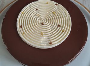 Une photo de Glaçage miroir au chocolat