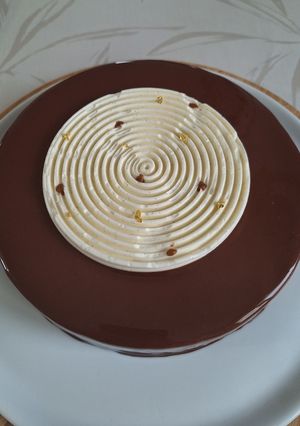 Une photo de Glaçage miroir au chocolat