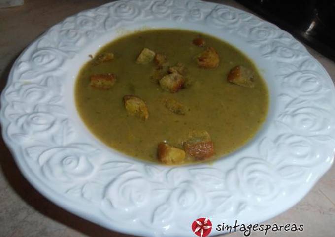 κύρια φωτογραφία συνταγής Σούπα “βάλσαμο”, με μπρόκολο, πράσο και πατάτες