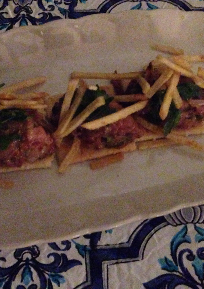 Una foto de Tosta de steak tartar