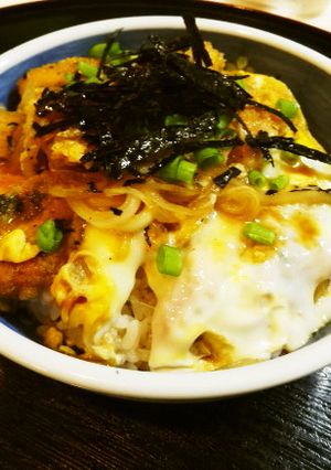 A picture of Katsudon.