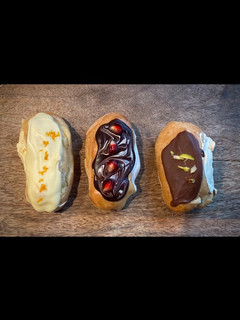 A picture of Eclairs (fillings).