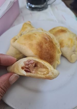 Una foto de Empanada de jamón y queso