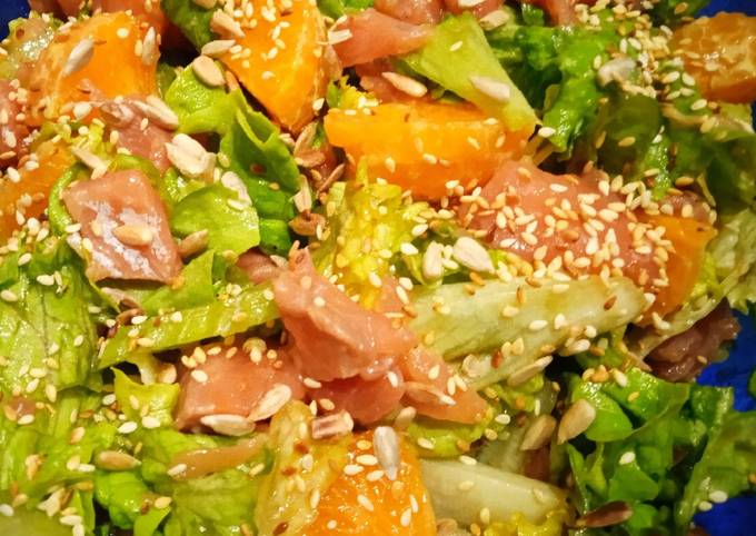 Салат с форелью