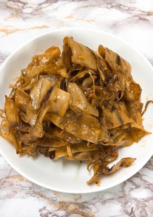 Hình của món Khô Mực rim me sa tế.