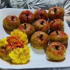 A picture of Mava dry fruit apple.