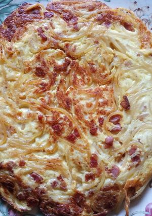 A picture of Spaghetti frittata.