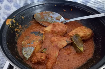 Langkah Mudah untuk Menyiapkan Ikan tongkol bengkunis pedas asam, Lezat Sekali