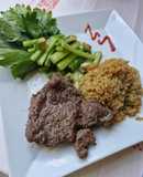 Bistec de vacuno con guarnición de Quinoa y Apio