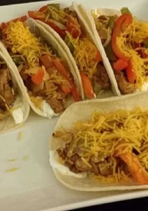 A picture of Chicken Fajitas.