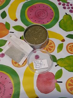 Una foto de Plantas aromáticas desecadas y trituradas de forma artesana