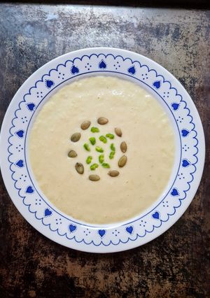 Una foto de Sopa crema de puerro y manzana 🥣 vegetariana con opción vegana 🥣 Muy fácil 😉