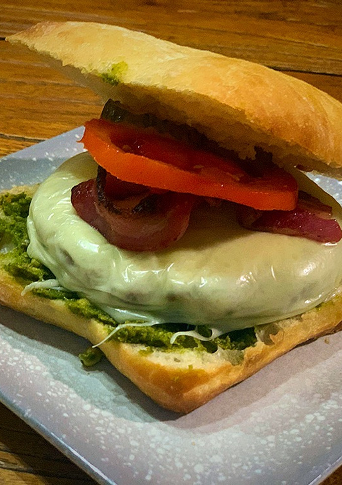 Una foto de Italian burger