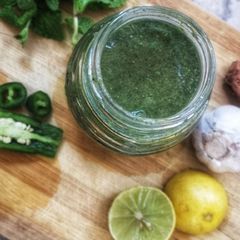 A picture of Mint chutney.