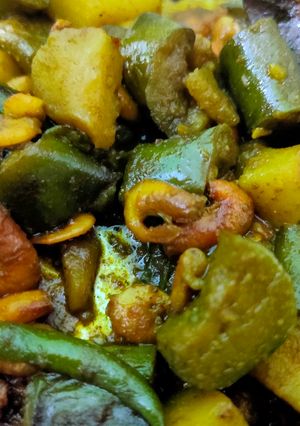 A picture of Chingri curry.