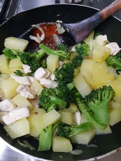 Foto resep Baked potato cheese and broccoli