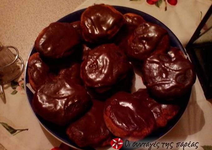 κύρια φωτογραφία συνταγής Ντόνατς γεμιστά με nutella και γλάσο σοκολάτας