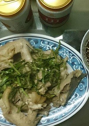 Hình của món GÀ LUỘC LÁ CHANH.