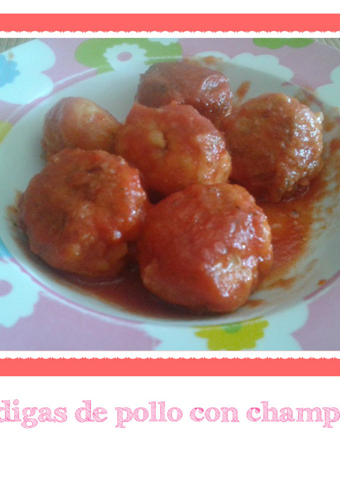 Una foto de Albóndigas de pollo con champiñones