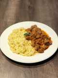 Goulash con Spätzle