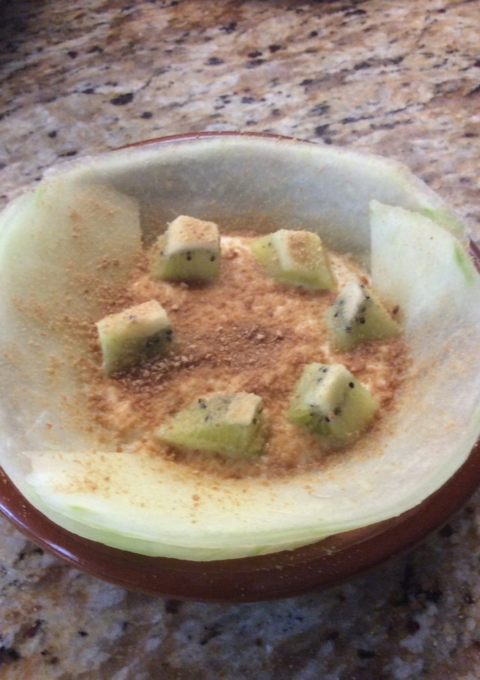 Una foto de Melón con yogurt y galletas