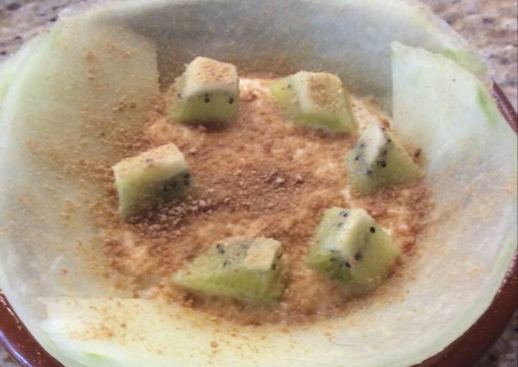 Melón con yogurt y galletas