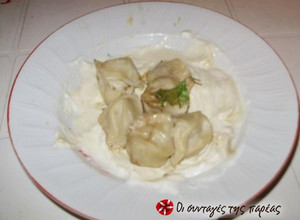 Φωτογραφία της συνταγής Pelmeni σε ντρέσινγκ γιαουρτιού και μουστάρδας