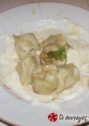 Φωτογραφία της συνταγής Pelmeni σε ντρέσινγκ γιαουρτιού και μουστάρδας