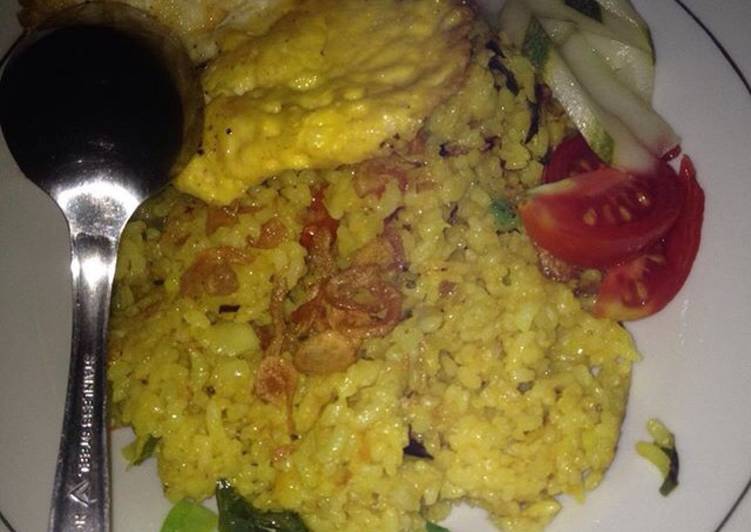 Anti Ribet, Membuat Nasi Goreng Kunyit Rumahan